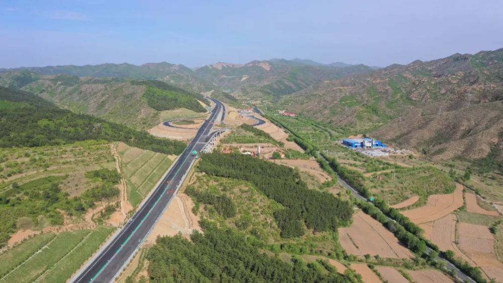 延中高速公路河北段選用上海勛飛高科技系列產(chǎn)品，確保道路安全(圖1)